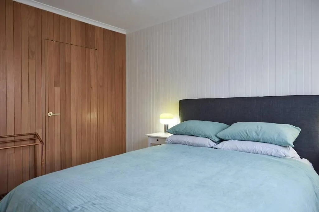 Beachside Palm Beach Luxury - 2 Bedroom Apartment Gold Coast