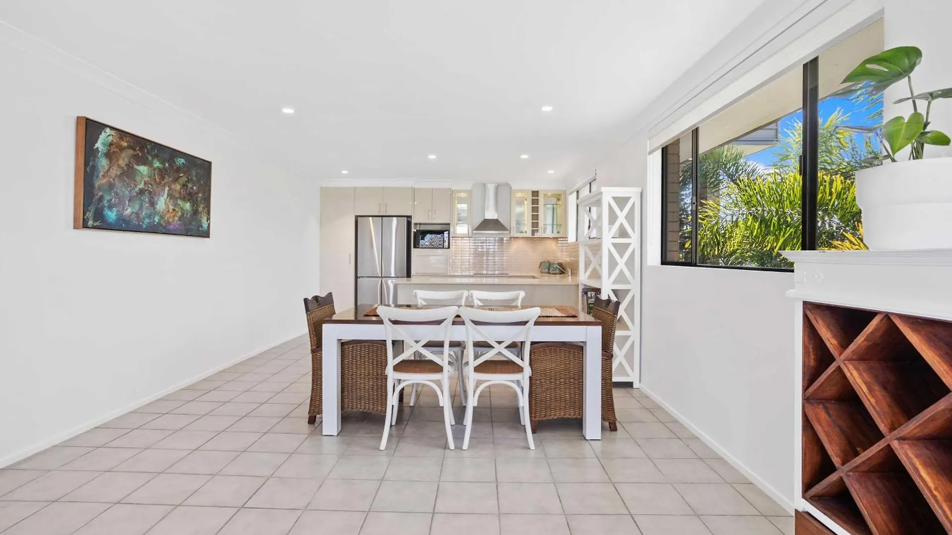 Beachside Palm Beach Luxury - 2 Bedroom Apartment Gold Coast