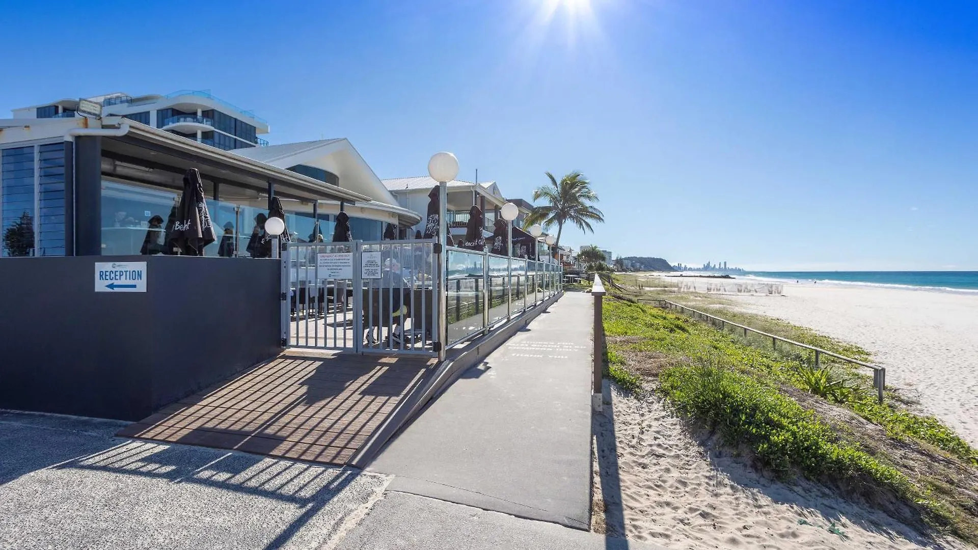 Beachside Palm Beach Luxury - 2 Bedroom Apartment Gold Coast