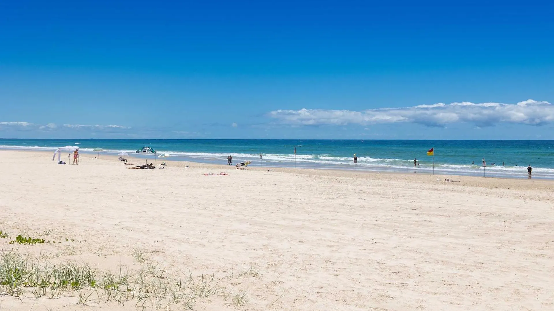 Beachside Palm Beach Luxury - 2 Bedroom Apartment Gold Coast